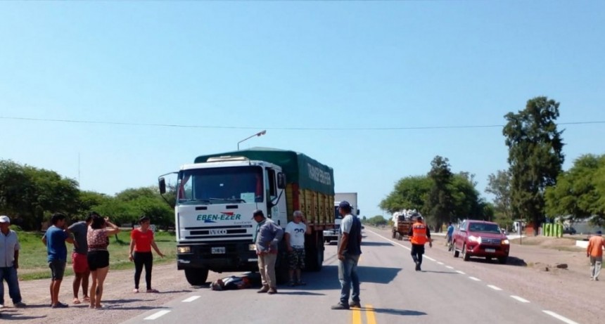 Un camionero embistió a un peatón que se paró en medio de la Ruta 34