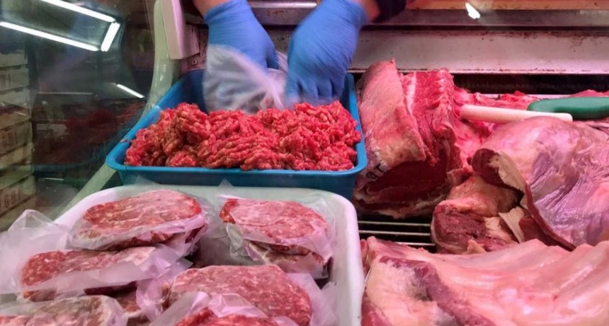 Comprar carne con débito tendría un descuento del 10%