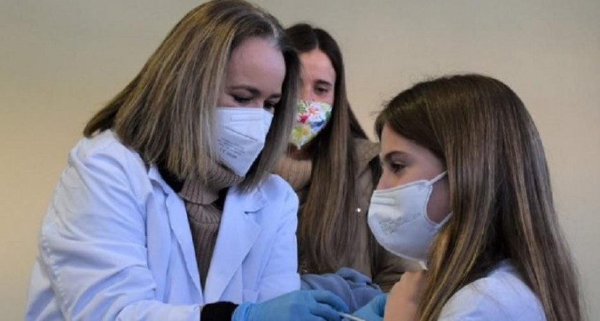 Amplían el uso de la vacuna de Moderna para niños y niñas de entre 6 y 11 años