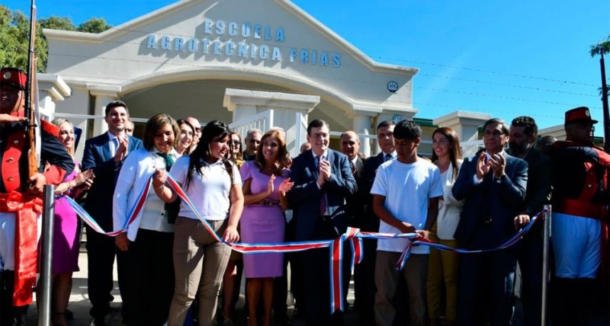 Zamora abrió el ciclo lectivo desde Frías inaugurando obras