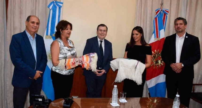 Zamora recibió a Mayra Matos Pérez, actriz y referente de Puerto Rico, por su trabajo en la igualdad de derechos de las mujeres