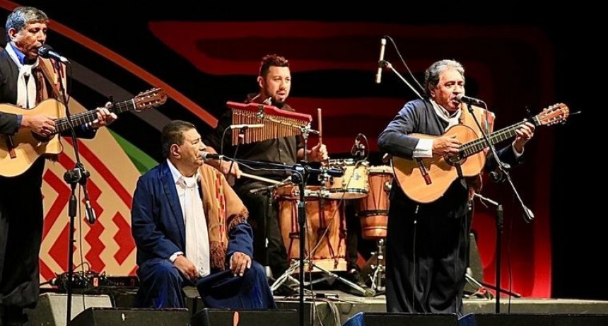 Los Manseros, Las Mullieris y Néstor Garnica cantarán el Himno Nacional en la previa de el partido de Argentina - Curazao