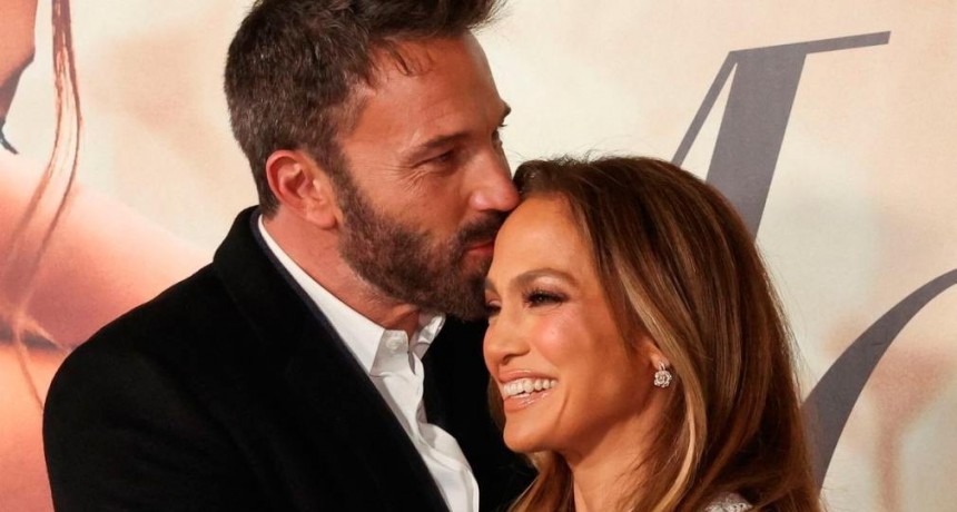 Jennifer Lopez y Ben Affleck se comprometieron y sellaron su amor con un lujoso anillo
