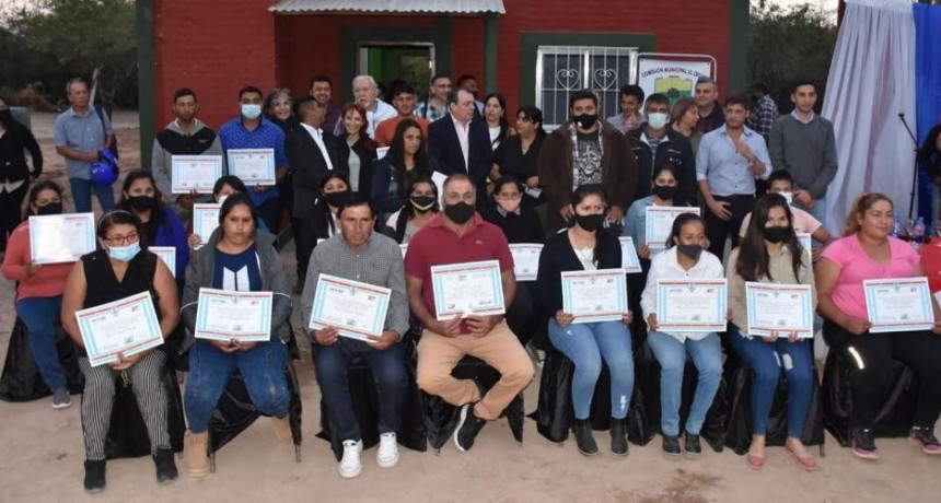 Entregan viviendas sociales a 53 familias de nueve parajes y localidades de Figueroa