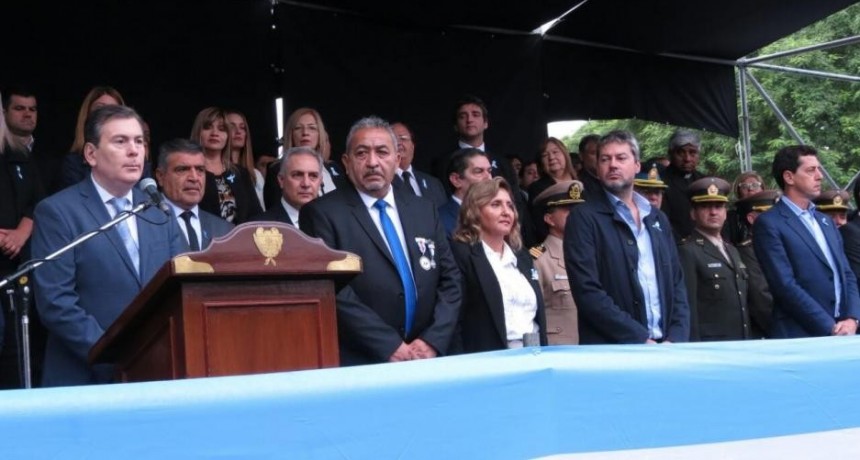 El gobernador Zamora encabezó el acto en homenaje a los Caídos en Malvinas, acompañado por Wado de Pedro y Matías Lammens