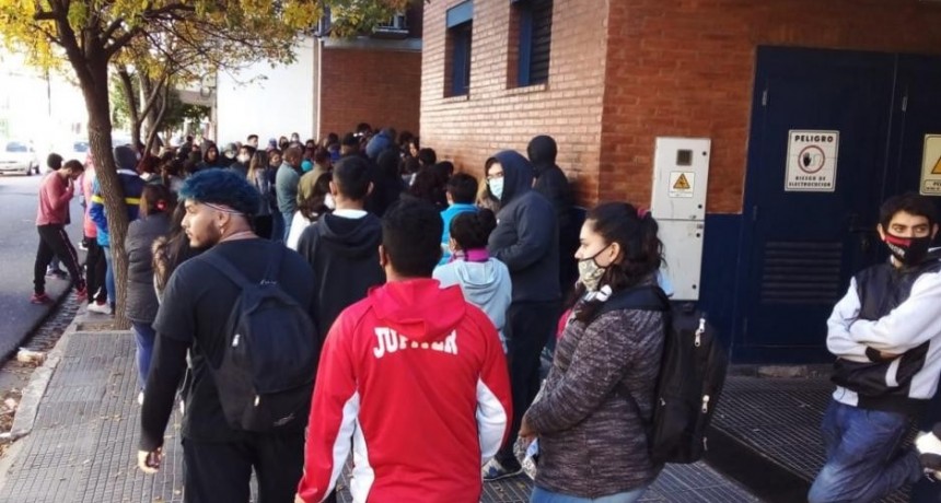 Anses atenderá hoy y mañana a las personas que no pudieron inscribirse para el Refuerzo de $18.000