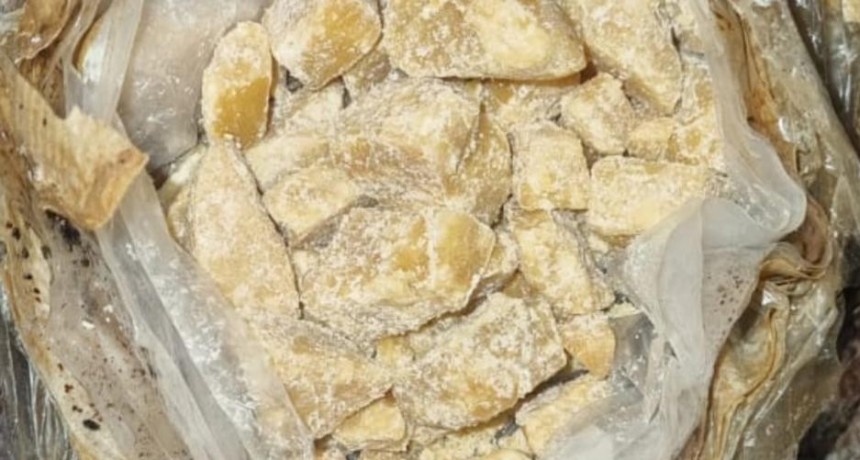 Ruta 16: cinco detenidos por ocultar pasta base de cocaína en falsos bolsillos y entre la vestimenta