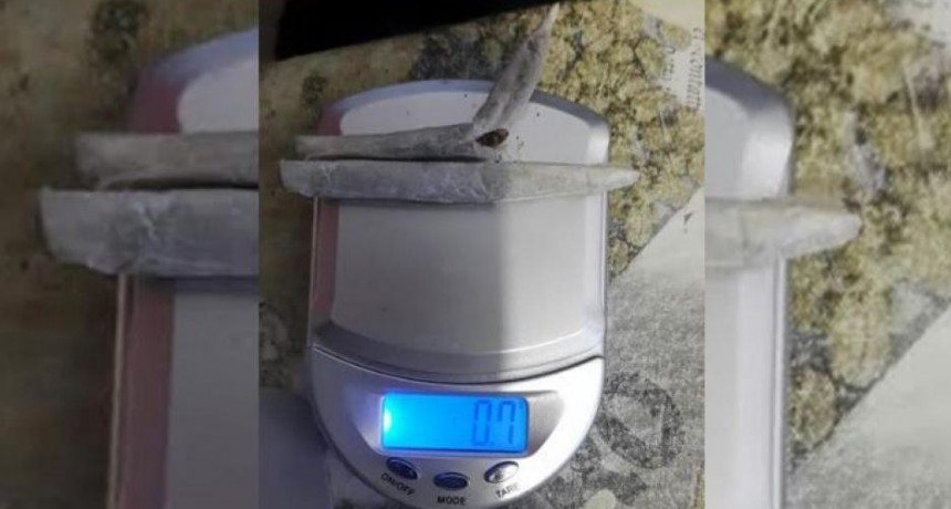 Tras las rejas por intentar pasarle droga a su amigo preso: escondió los envoltorios en papel higiénico