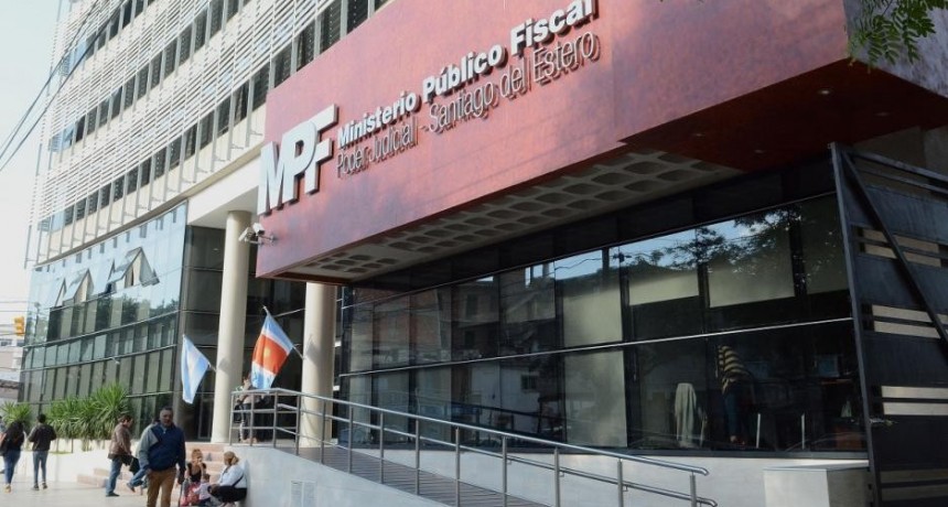 Alumnas acusan a otro profesor de manosearlas y enviarles fotos hot