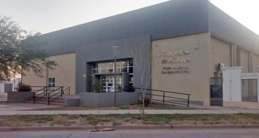 Detienen a un empresario de la noche por agredir a su pareja tras salir de paseo con sus amigas