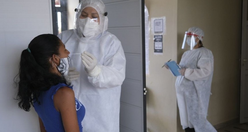 COVID-19 en Argentina: confirman más de 25 mil nuevos casos y 54 muertes