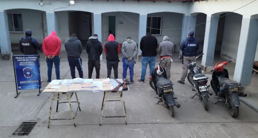 Desbaratan una banda narco y detienen a siete sospechosos: hallaron cocaína enterrada