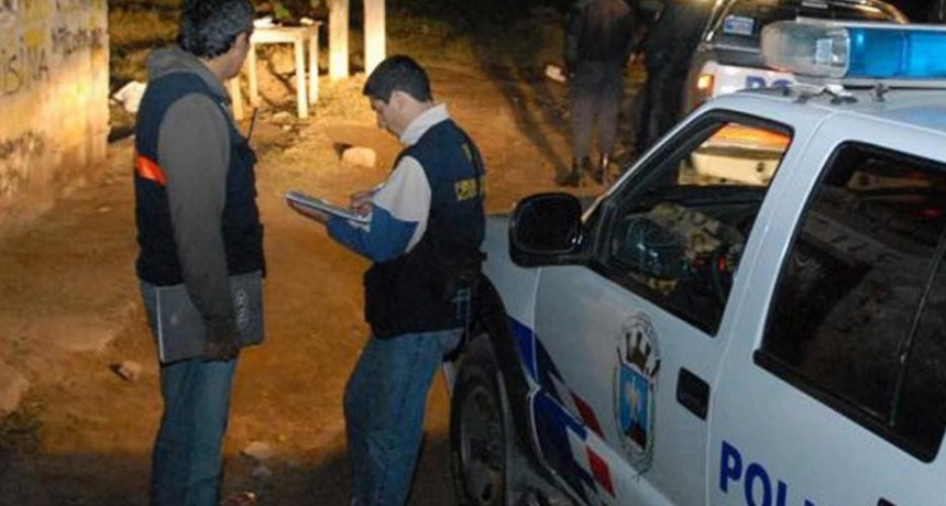 Insólita muerte de un hombre al bajar de su camioneta y dispararse el arma que llevaba en la cintura