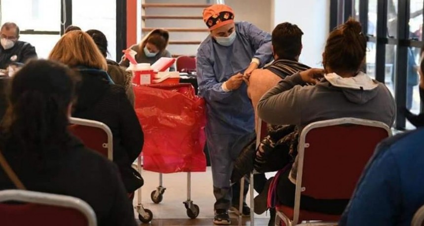 Los casos de Covid se multiplicaron más de siete veces en 30 días
