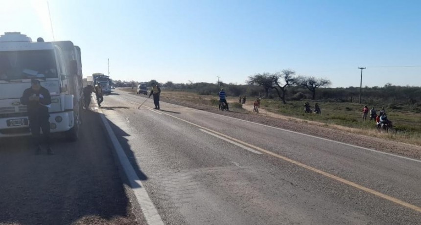 Siniestro en Ruta 34: máquina cosechadora chocó a un camión desde atrás