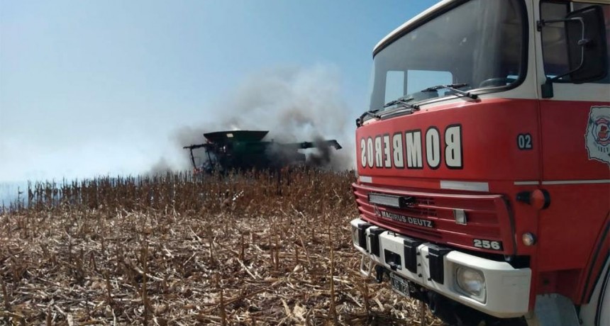 Incendio de maquinaria agrícola movilizó a los bomberos