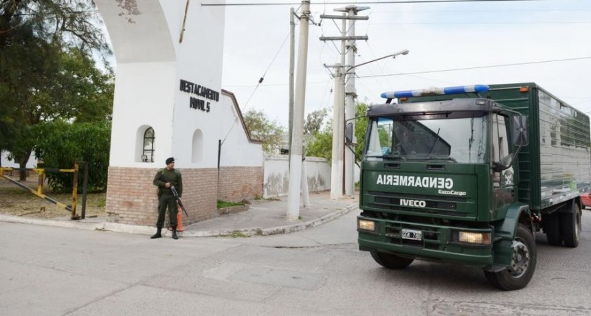 Cae banda de policías y civiles que expulsaba gente de tierras y filtraba información a narcos