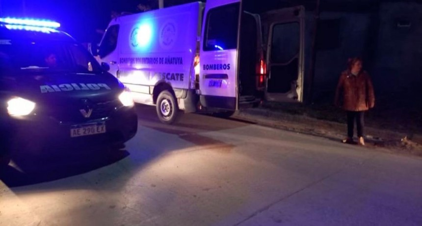 Motociclista sufre un derrape al embestir un canino en Añatuya
