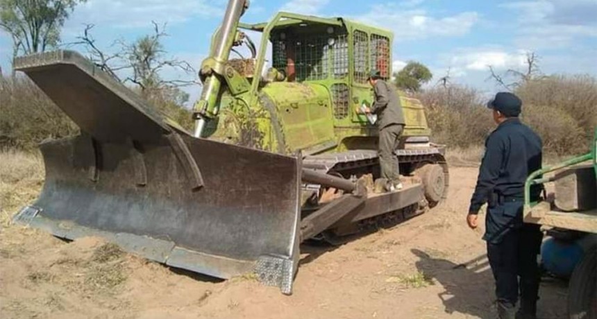 Secuestran maquinaria que realizaba desmonte ilegal