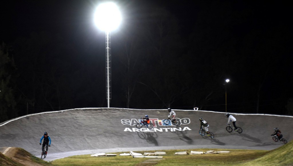 Habilitan un sistema lumínico de última generación en la Pista Internacional De BMX