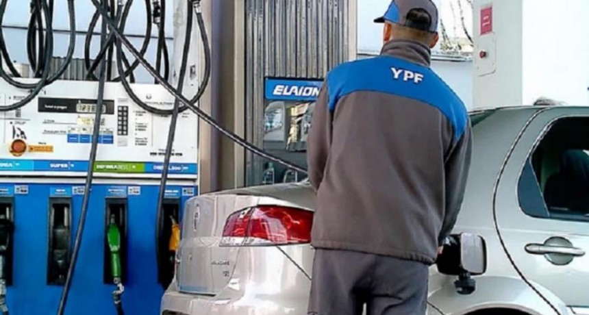 Los combustibles ajustarán $5 promedio desde el sábado por el incremento de dos impuestos