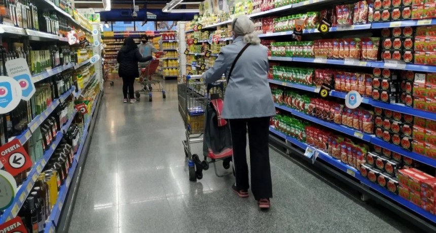 La inflación de agosto habría sido del 11% según las consultoras por el impacto de la devaluación