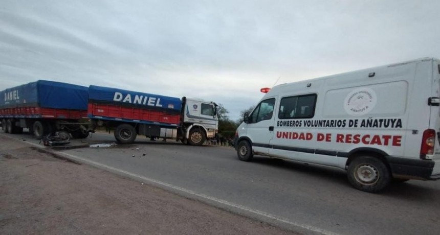 Un motociclista murió en el acto tras haber sido arrollado por un camión Scania en la ruta 92