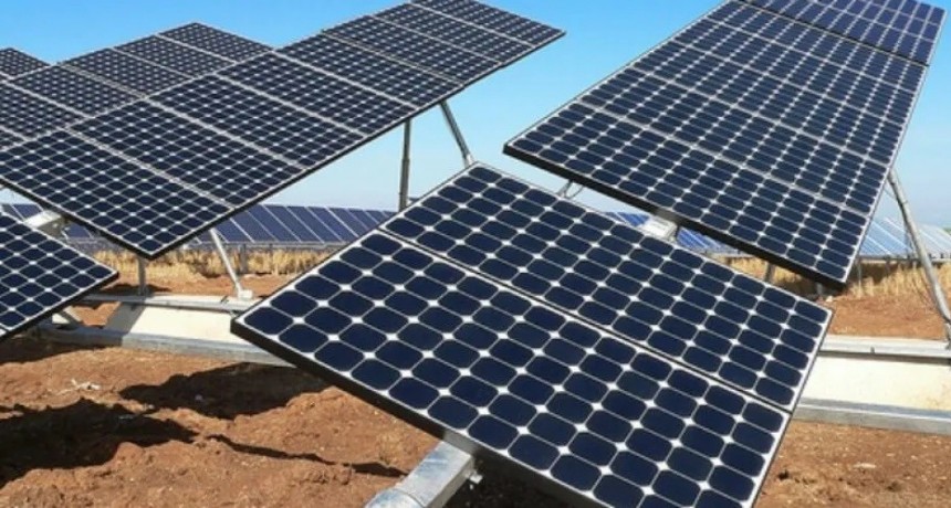 Destacan la construcción de parques solares en Añatuya y en Bandera 