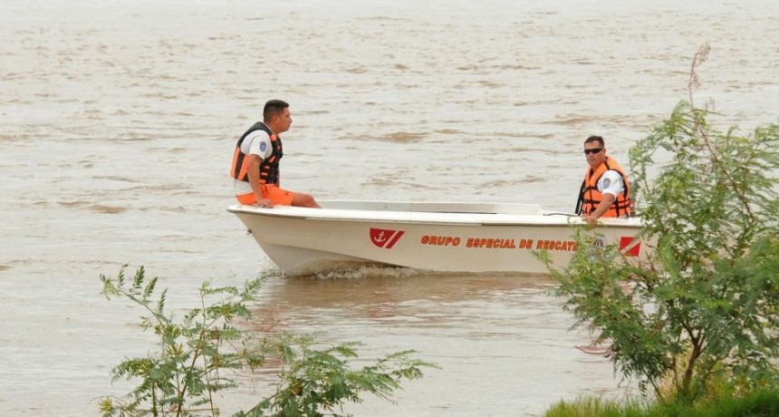 Un joven pescaba con un amigo y se ahogó en el Dulce